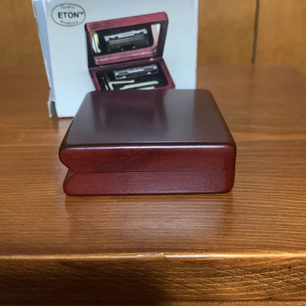 ETON PRODUCTS - Vintage Travel Razor Set / Gold Plated/ Never Been Used
